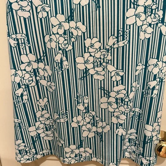Title Nine Dream V-Neck Green & White Stripe Floral Dress Size M Hiking Outdoors - Picture 3 of 11